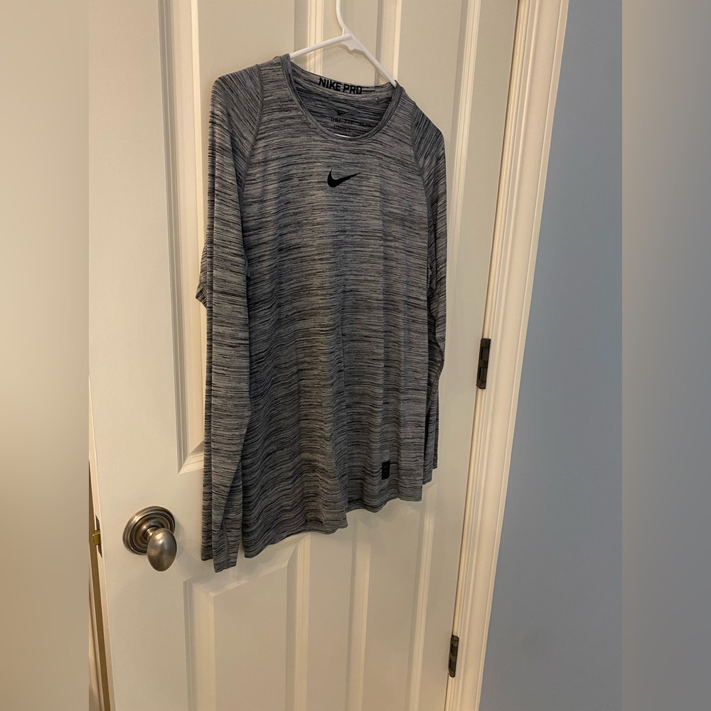 Men’s Nike shirt